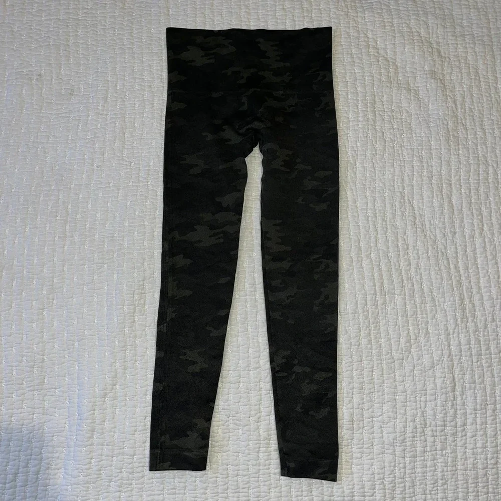 Spanx Leggings Look At‎ Me Now Seamless Green Camo High Rise Size XS